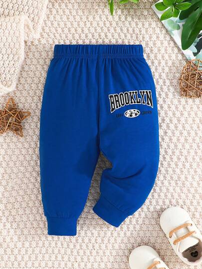 بنطلون أولاد رضع عارضة طباعة رقمية عشوائية للارتداء اليومي. 3 قطع / مجموعة.