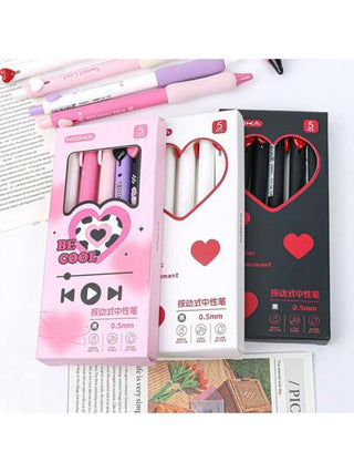 1 صندوق يحتوي على 5 أقلام قلم رصاص قابلة للتعبئة بالنقر ومزودة بمقبض أنيق بشكل قلب أبيض ناعم ، قلم رصاص دقة قلم برأس فرشاة قطره 0.5 مم ، ألوان أسود / أبيض / وردي، حبر سريع الجفاف، مناسبة لامتحان الطلاب، والتوصيل المجاني