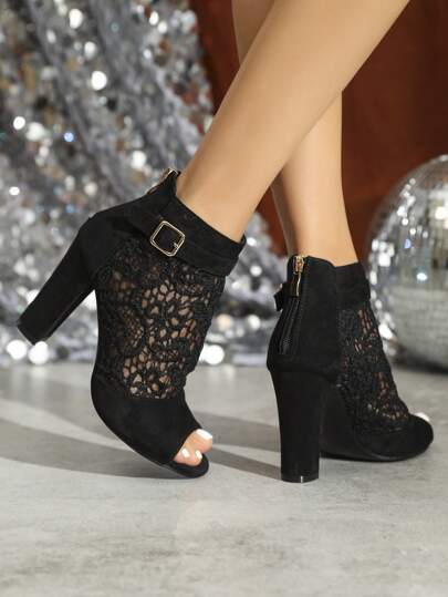 بوت كاحل نسائية موضة جديدة بتصميم كعب عال وفتحة تهوية للأصابع بنعل شبكي، باللونين الأسود والبني