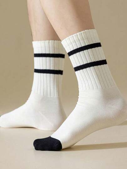 خمسة أزواج من جوارب متوسطة الساق الرجالية بخطين بسيطين على طراز الرجعية