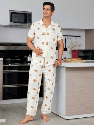 CoupledUp لباس منزلي رجالي مكون من قميص قصير الأكمام بطية ياقة وسفلية طبعة دب وسروال طويل متناسقان مع تفاصيل متباينة
