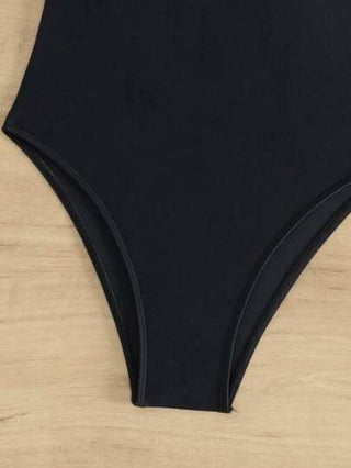 مايوه حريمي قطعة واحدة Swim Chiccia بدلة سباحة نسائية من قطعة واحدة مكونة من كتلة الألوان ورقبة على شكل حرف V