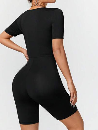 EZwear بدلة قصيرة الأكمام ذات ياقة مربعة أسود، مناسبة لنساء صيفية بقصة ضيقة