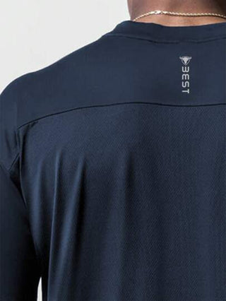 Manfinity Sport Corelite بلوزة تيشرت رياضية محبوكة مطبوع عليها حروف لأسلوب صديقك, ملابس علوية رياضي