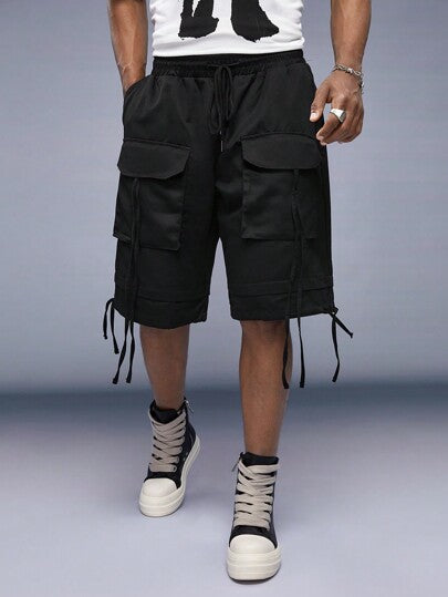 Manfinity EMRG شورت رجالي واسع مع جيوب راجعة وخصر برباط اسود حَريري