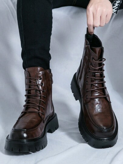 بوت موتوسيكل بسحاب متوسطة الطول مزينة بالأنماط الحفلات، تناسب تمام الجينز، وبأنماط جينز