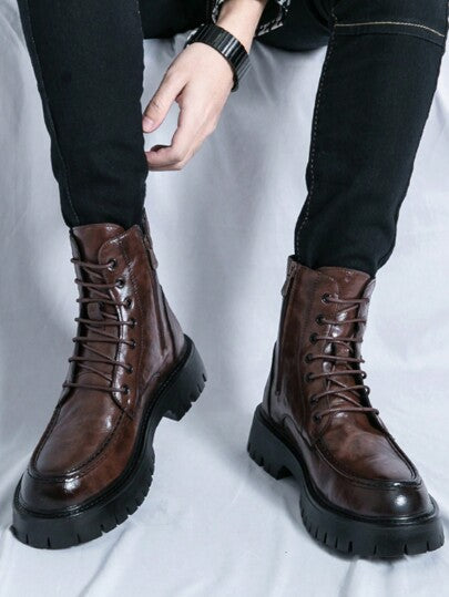 بوت موتوسيكل بسحاب متوسطة الطول مزينة بالأنماط الحفلات، تناسب تمام الجينز، وبأنماط جينز