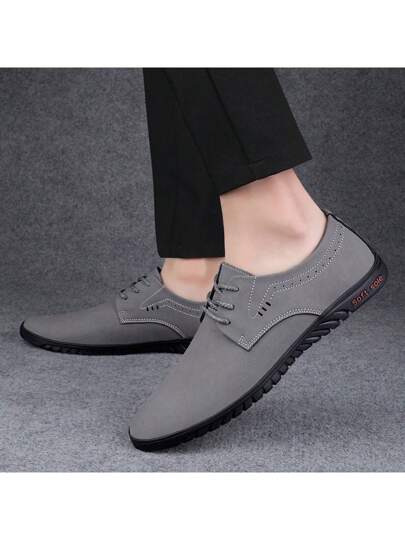 حذاء رجالي 2024 تصميم ربيع جديد بنمط كوري من الجلد الناعم الذي يسمح بالتهوية مع نعل مريح وإغلاق برباط يصلح للارتداء في العمل والاستخدام العادي