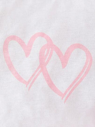 طقم تي شيرت وشورت بأكمام قصيرة وطبعة قلب للفتيات الصغيرات