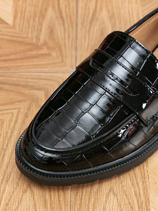 حذاء نسائي مسطح بأخمص دائرية ونعل سميك للارتداء العادي