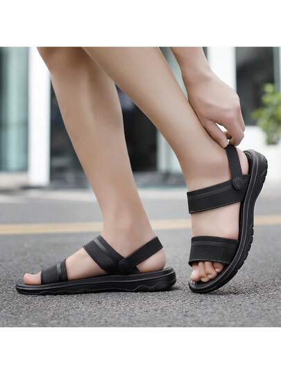 صنادل قابلة للارتداء الثنائي ذات النعل الناعم والخفيف للرجال، موديل 2025 الجديد، أحذية شاطئ عادية