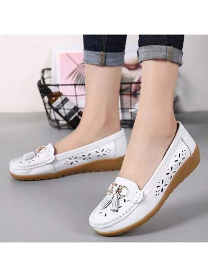 أحذية نسائية مريحة بنعل ناعم وسطح أسفل مسطّح، تصميم مفرغ للسيدات بمقاس كبير