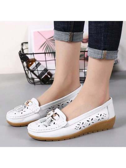 أحذية نسائية مريحة بنعل ناعم وسطح أسفل مسطّح، تصميم مفرغ للسيدات بمقاس كبير