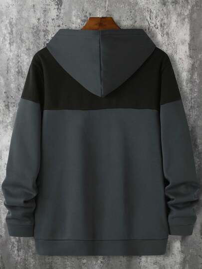 Manfinity Homme بلوزة رجالية برباط ورسومات الطيور والتقسيمات الملونة