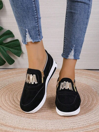 حذاء رياضي عارض أنيق للسيدات من الكانڤاس الأسود مع كعب قطاعي