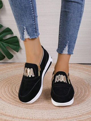 حذاء رياضي عارض أنيق للسيدات من الكانڤاس الأسود مع كعب قطاعي