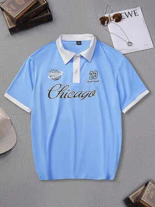 Manfinity Hypemode قميص بولو بنصف أزرار مناسب للرجال مع طبعة الرسائل وحجم فضفاض مع موضع الألوان المختلطة