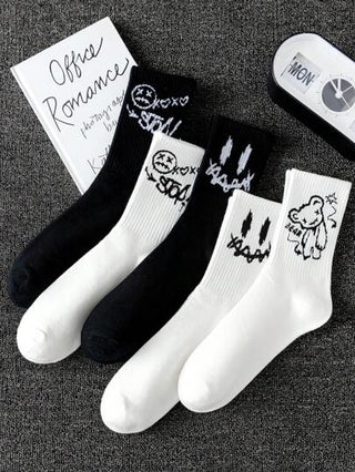 جوارب رياضية للرجال خمسة أزواج تُمتَص عرق القدمين معتدلة عالية الكعب أنيقة وعصرية بالحروف الأسود والأبيض الدب الكرتوني