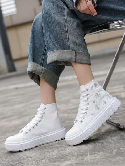 أحذية كانفاس عالية القمة نسائية، تنفس، لائقة مع كعب سميك مناسب للربطة، بيضاء عملية، مناسبة لجميع المواسم