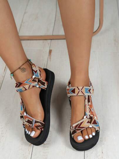 صنادل نسائية مسطحة برسومات زهرية، صنادل صيفية جديدة سميكة الوحدة بنعل مفتوح الشكل للاستخدام الخارجي والشاطئ، قاع ناعم مريح وفم سمكة متنفس للرياضة