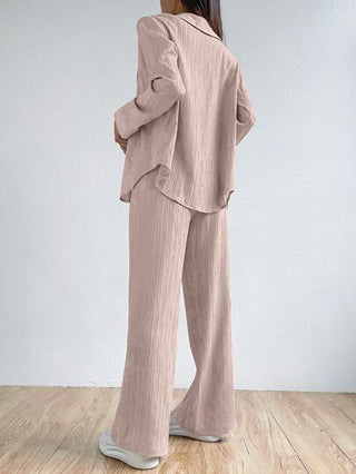 طقم حريمي قطعتين EZwear قميص مطرز بأزرار متسامح ذو لون سادة مع بنطلون ساق مستقيم لطلة عصرية
