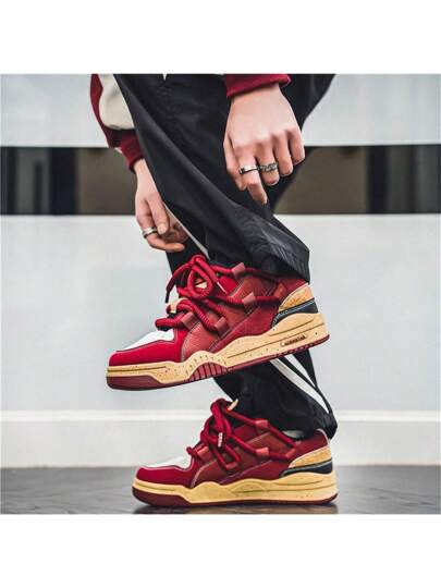 حذاء رياضي عارض رياضي أحمر للرجال ,حذاء كاجوال عارض وعملي مع باطن عريض, حذاء رياضي كاجوال منخفض القصة