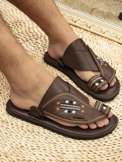صنادل رجالية شبشب مريح مزينة بشكل مسطح حذاء عربي مطرز للشاطئ في الصيف