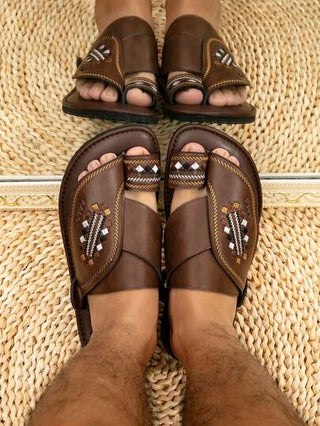 صنادل رجالية شبشب مريح مزينة بشكل مسطح حذاء عربي مطرز للشاطئ في الصيف