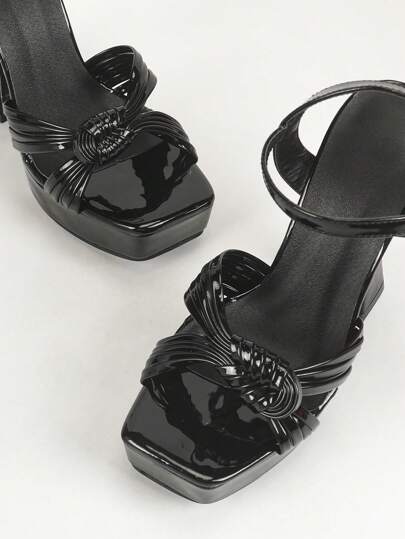 صنادل مرصعة بالراينستون فائقة الكعب وفرة مناسبه لعروض الازياء ، لا تتعب القدمين - مقاومة للماء