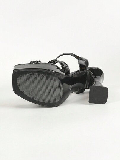 صنادل مرصعة بالراينستون فائقة الكعب وفرة مناسبه لعروض الازياء ، لا تتعب القدمين - مقاومة للماء