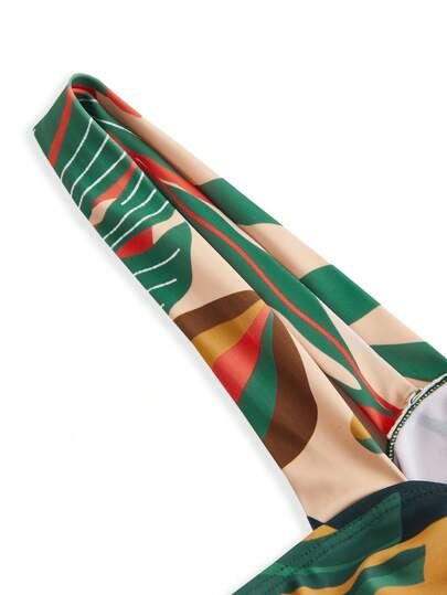 Swim Oasis طقم بكيني مكون من جزء علوي واسع الحجم بطبعات نباتية و شورت البكيني وتنورة للتغطية للشاطئ في الصيف