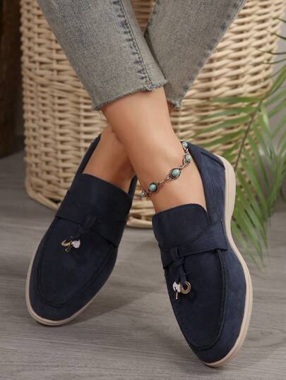 حذاء مسطح نسائي مريح وعصري من أجل التنقل