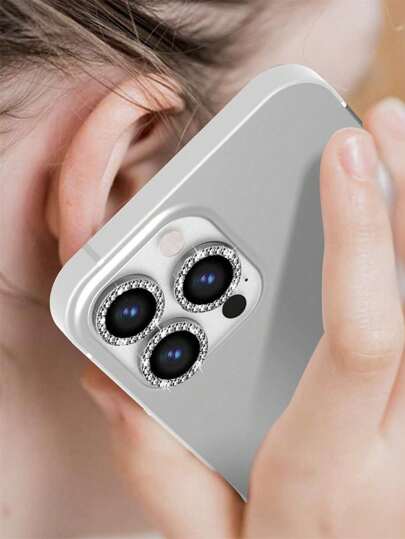 واقي عدسة كاميرا هاتف محمول ذو إطار معدني مزين بالراين ستون، متوافق مع أجهزة آيفون 16 15 14 13 12 11 برو ماكس بلس ميني، مقاوم للخدش والسقوط، زجاج مقوى عالي الدقة، اكسسوار هاتف محمول أنيق - فضي