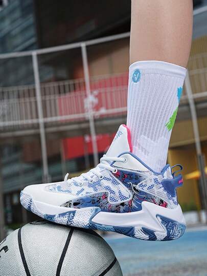 أحذية رياضية مطاطية متوسطة القرون، أحذية كرة السلة للرجال/الأطفال الكبار، أحذية شارع وموضة عصرية مع تنفس مريح (نمط اللوحة العشوائي)