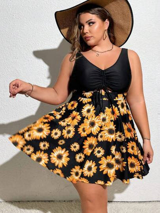 SHEIN CURVE+ فستان سباحة بطبعة الزهور و مزموم مع قاع السباحة للسيدات بالمقاس الكبير لفصل الصيف والشاطئ
