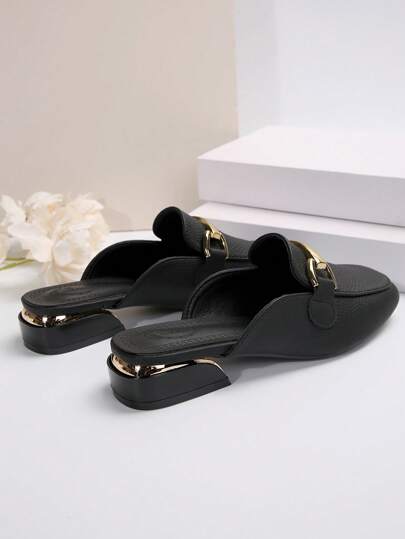 أحذية نسائية سهلة الارتداء بإبزيم معدني، بنعل مربع أنيق وجلد لامع، أحذية لوفر نسائية عصرية بدون ظهر، أحذية كاجوال مسطحة مناسبة لجميع المواسم