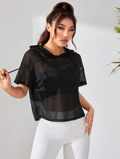 SHEIN Sport Studio سويت شيرت رياضي نسائي باللون الأحمر، بأكمام قصيرة و قبعة ذات منظور فضفاض