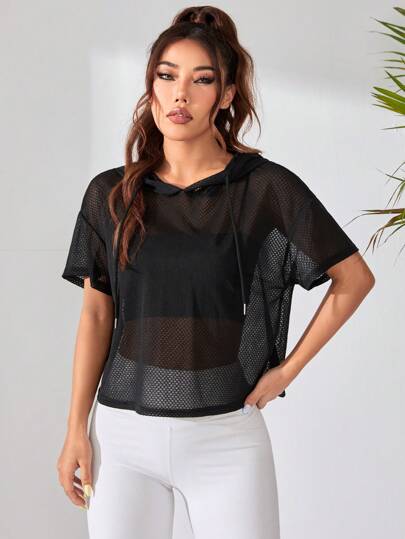 SHEIN Sport Studio سويت شيرت رياضي نسائي باللون الأحمر، بأكمام قصيرة و قبعة ذات منظور فضفاض