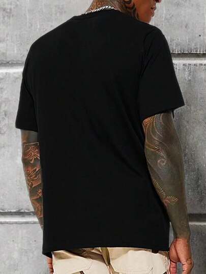 Manfinity LEGND تي شيرت قصير الأكمام بياقة دائرية وطبعات حيوانية للصيف