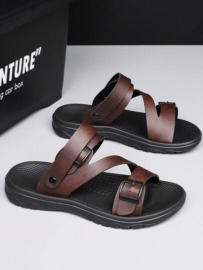 شباشب جديدة للرجال، مريحة ومضادة للانزلاق، مناسبة للاستخدام الداخلي والخارجي، ويمكن ارتداؤها سواء داخل المنزل أو خارجه