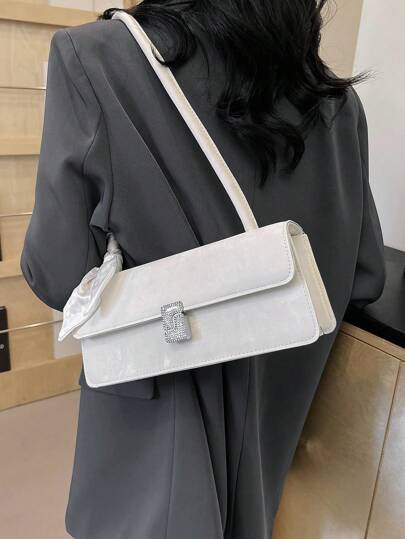 حقيبة كتف خفيفة الوزن ذات لون سادة عصرية ، مقبض يد سيلك شال بزخرفة قفل معدني، بطية مفتوحة، مناسبة للاستخدام اليومي للسيدات