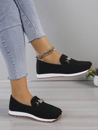 حذاء نسائي جديد من نوع سهل الارتداء سهل التزلج، بكعب منصة مريح ، في مقاس كبير