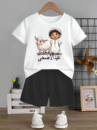 تي شيرت تي شيرت بأكمام قصيرة وشورت صبي صغير عارضة كرتونية ومطبوعات للأعياد، مناسب لفصل الصيف