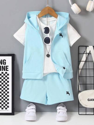 صبي صغير فستان كاجوال صيفي أزرق اللون جاكيت أشرطة مزود برمز مطبوع على شورت بنفس اللون سهل وودي للبشرة، مناسب للحياة اليومية، نزهة، عطلة، سفر، استرخاء، تشمس