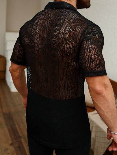 قميص كاجوال للصيف للرجال بأكمام قصيرة ونمط عشوائي مفرغ بنمط زهري