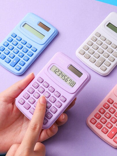 أدوات مكتبية ومدرسية آلة حاسبة محمولة صغيرة بطارية واحدة لونها أرجواني، لوازم مكتبية لطيفة ورائعة للفتيات 8أرقام، عمليات حسابية رياضية وحسابية
