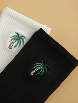 زوجان من جوارب رجالية برسومات الأشجار المطرزة الأساسية تصل إلى منتصف الساق، باللونين الأبيض والأسود، مناسبة لجميع الفصول، ومقاسات الرجال الأوروبية والأمريكية، مريحة ومسامية ودائمة، مناسبة للارتداء اليومي، ستايل الزوجين، مصنوعة من مواد عالية الجودة