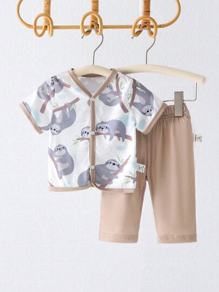 SHEIN قميص قصير الأكمام مطبوع عليه صورة ثعلب بارد للأولاد الرضع مع بنطلون طويل، 2 قطعة لارتداء المنزل العارض العادي