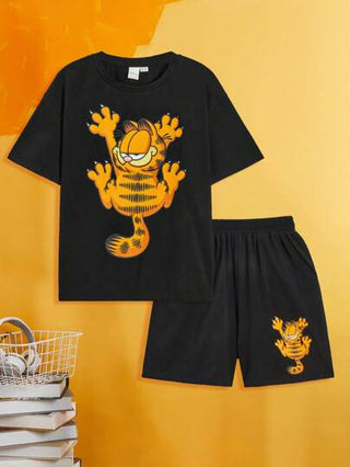 فستان أطفال GARFIELD X زي الصيف المريح لفتى العمر الوسطى ذو القميص المطبوع بنمط الكرتون والبنطلون القصير ذو القصة الواسعة