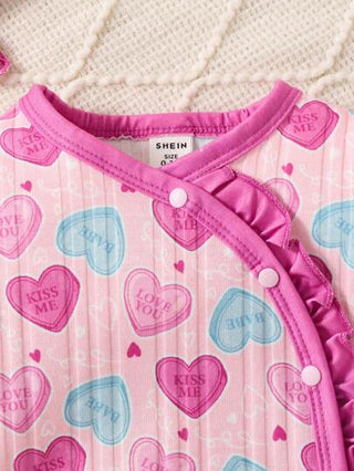 SHEIN رومبير قصير الأكمام مريح وبطبعات قلوب جميلة للبنات الصغيرة ، جمبسوت كاجوال للربيع والصيف